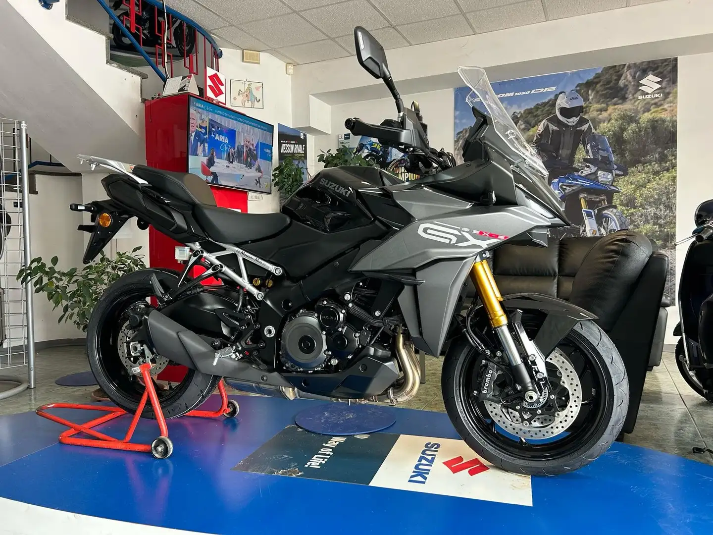Suzuki GSX-S 1000GX GX Schwarz - 1
