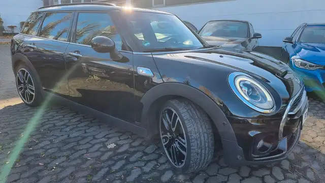 Mini Clubman view 2