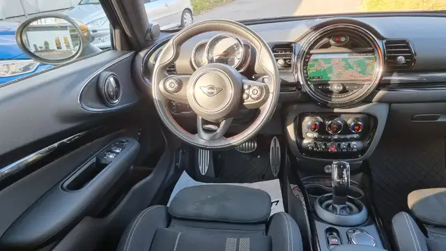 Mini Clubman view 8
