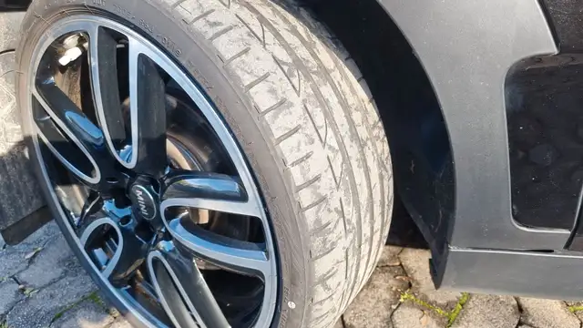 Mini Clubman view 15
