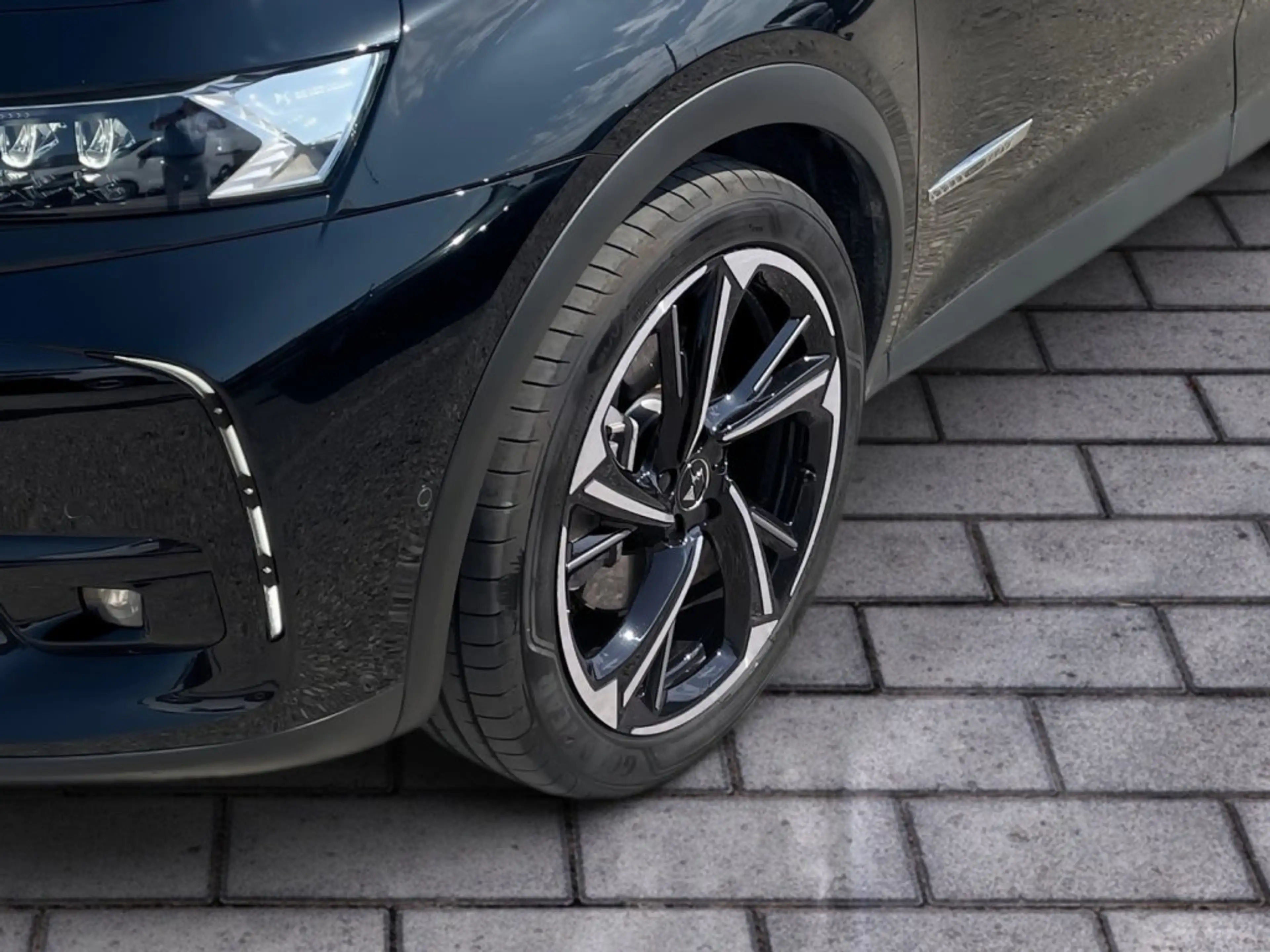 DS Automobiles DS 7 Crossback DS7 Crossback E-Tense 300 PHEV 4x4 Louvre Aut. — photo 4
