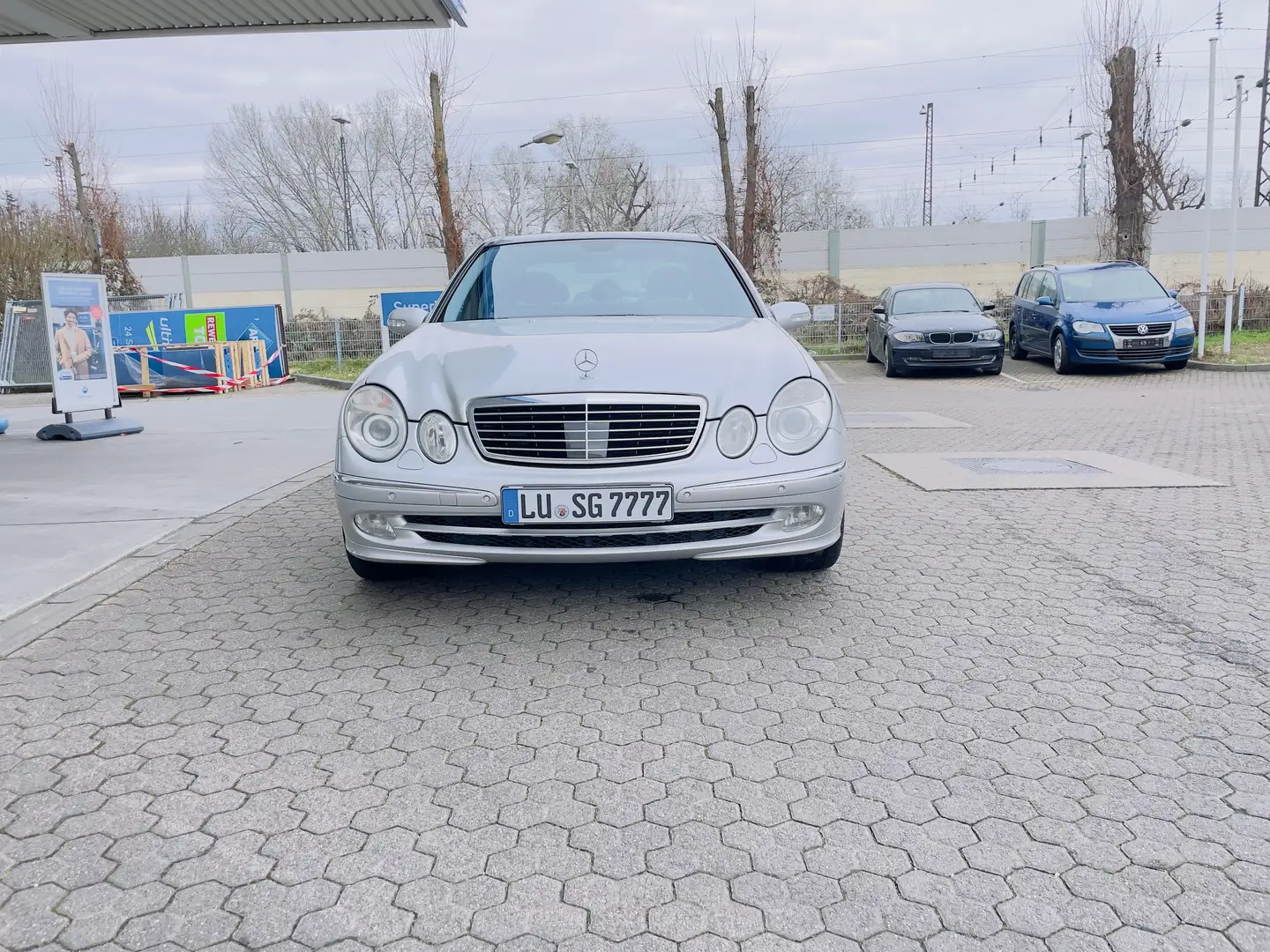 Mercedes-Benz E 400 CDI Avantgarde Stříbrná - 2