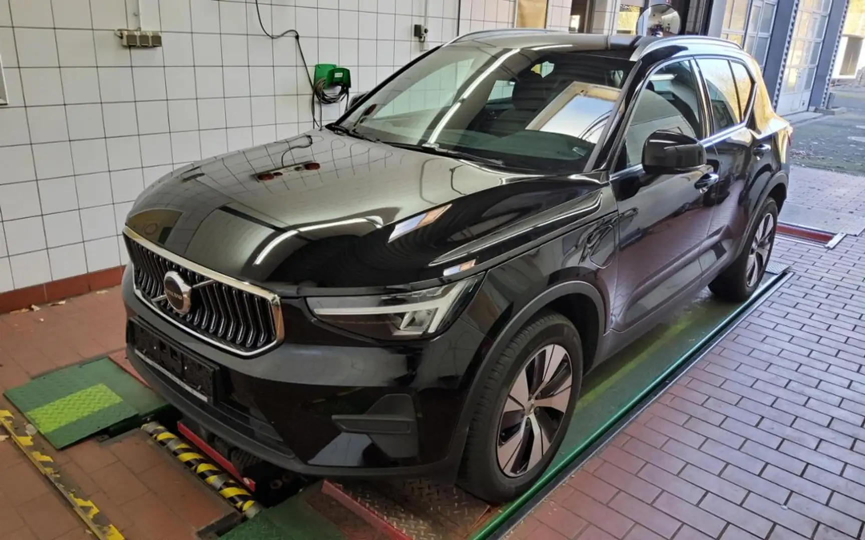 Volvo XC40 T4 Recharge CORE KAMERA+WINTERPAK+STANDHZ+LM Grau - 2