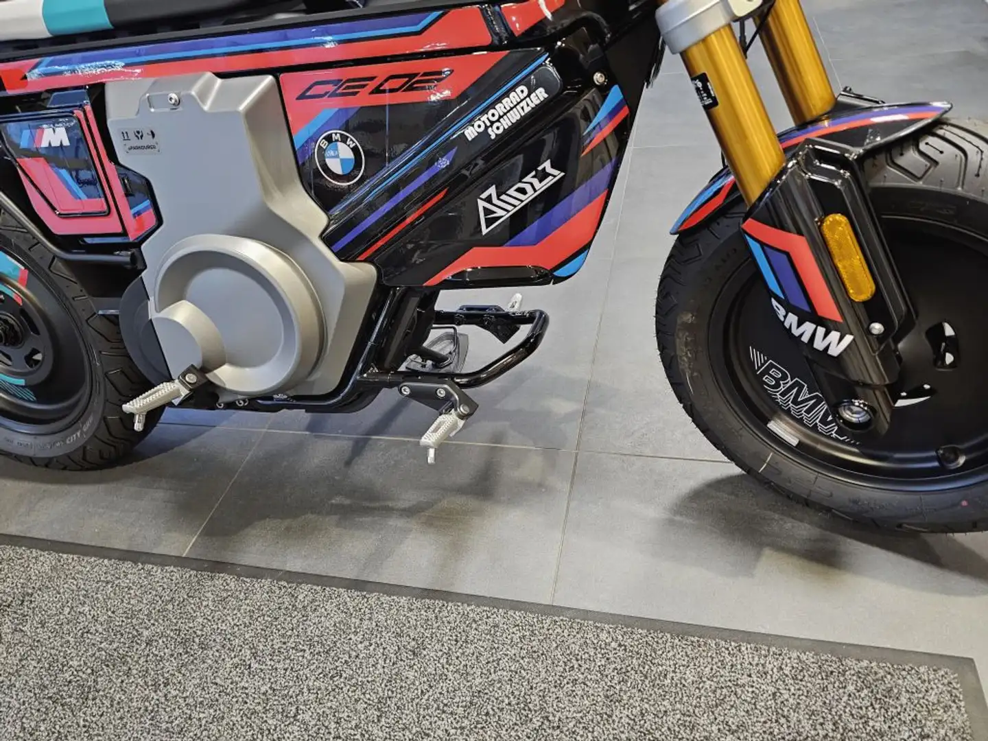 BMW CE 02 AM, Neu, Highline-Paket, Topcase Noir - 2