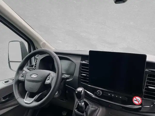 Ford Transit view 4