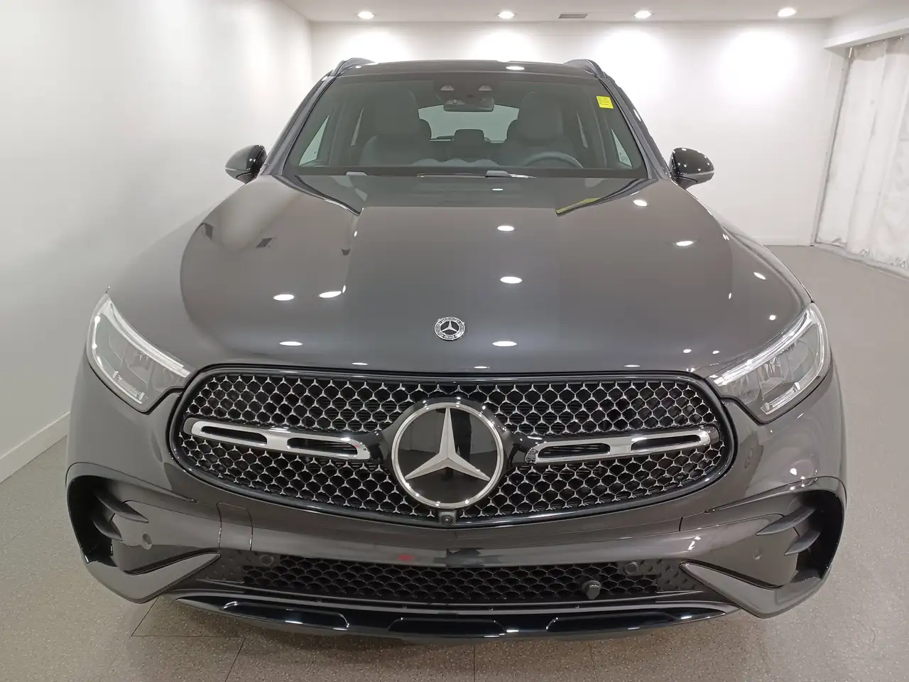 Mercedes-Benz GLC снимка Mercedes-Benz GLC