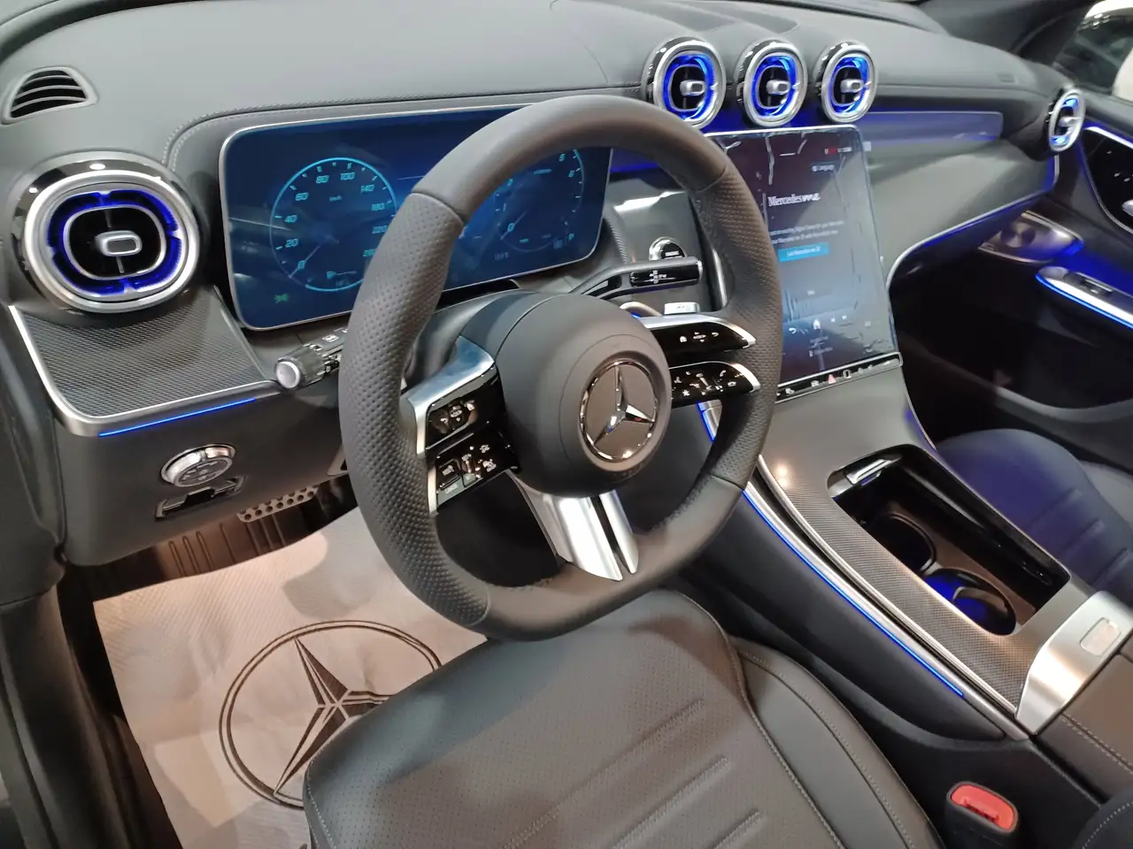 Mercedes-Benz GLC снимка Mercedes-Benz GLC