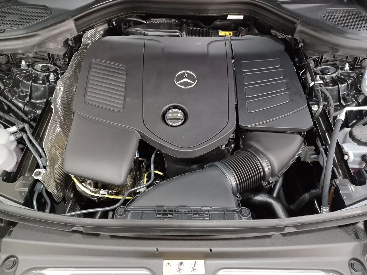 Mercedes-Benz GLC снимка Mercedes-Benz GLC