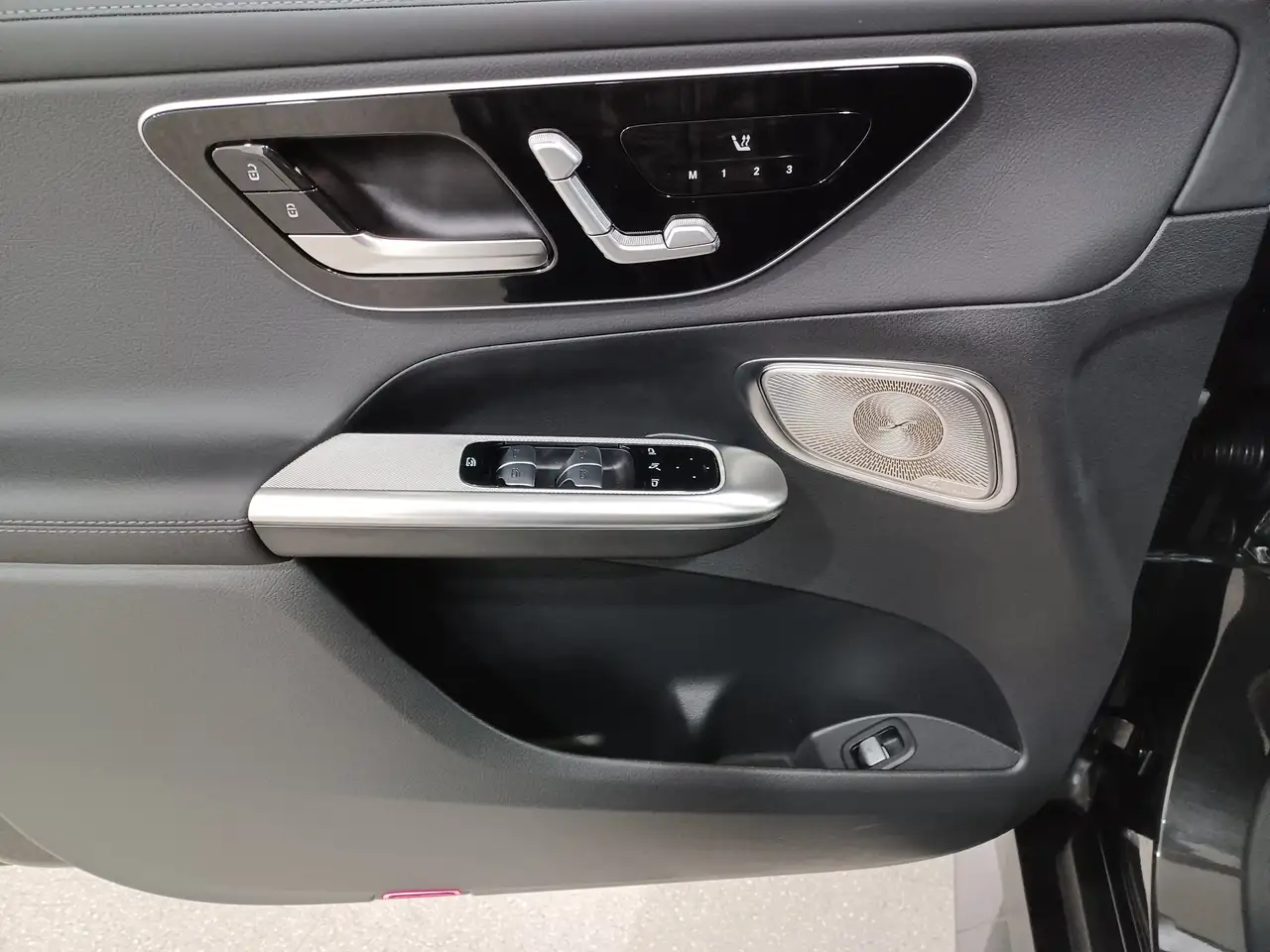 Mercedes-Benz GLC снимка Mercedes-Benz GLC