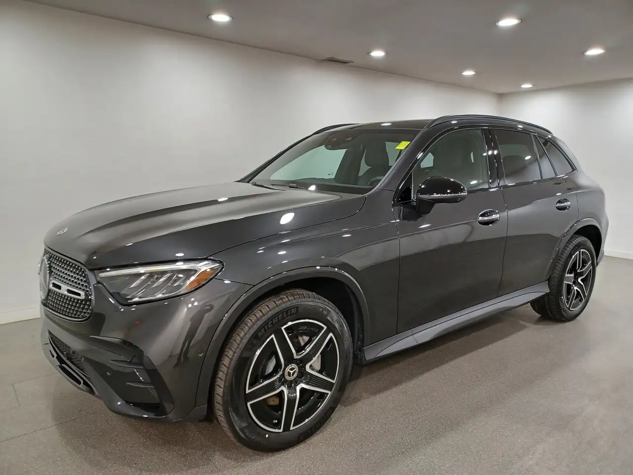 Mercedes-Benz GLC снимка Mercedes-Benz GLC