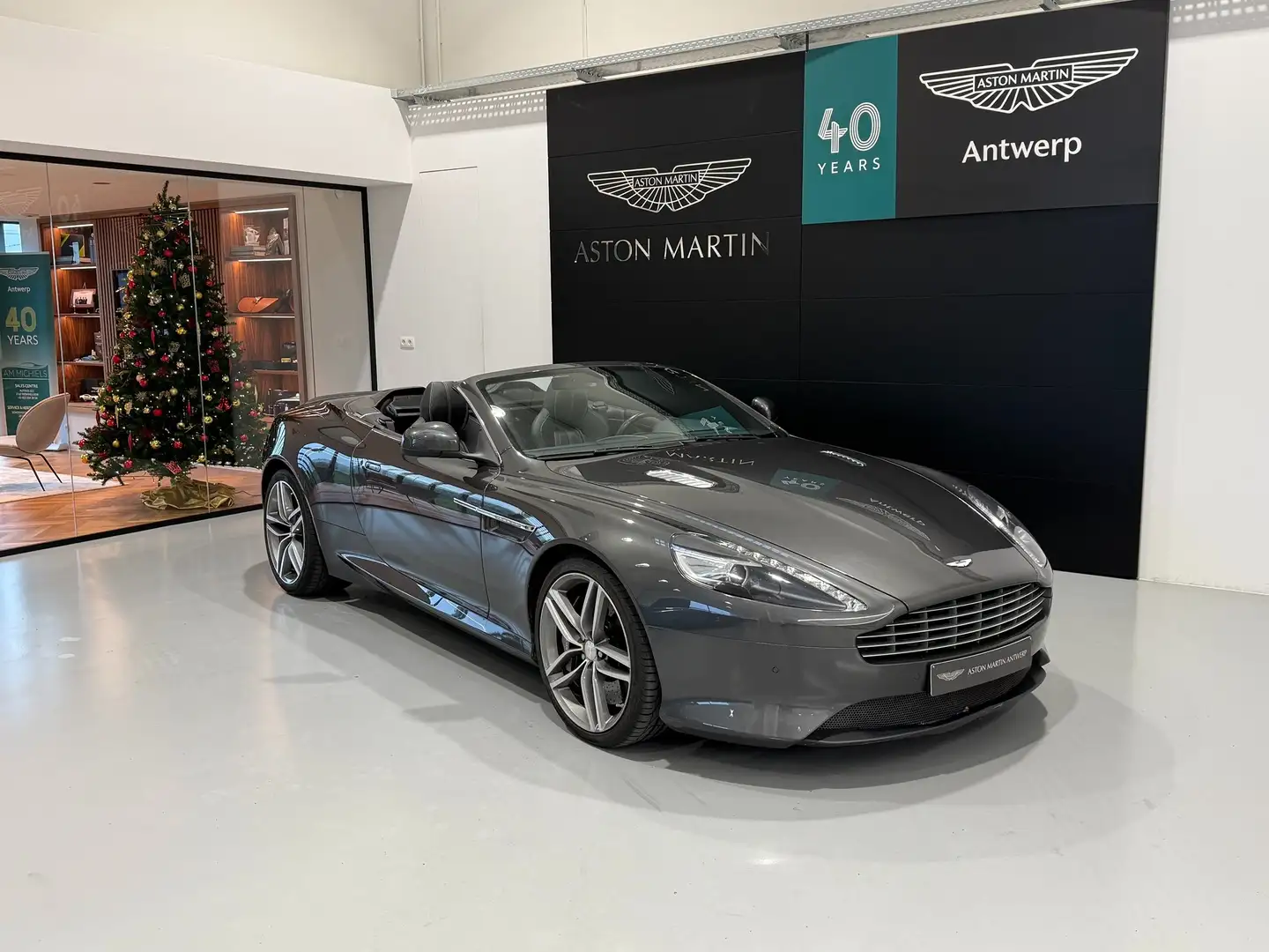 Aston Martin DB9 Volante 5.9i V12 Touchtronic Plateado - 1