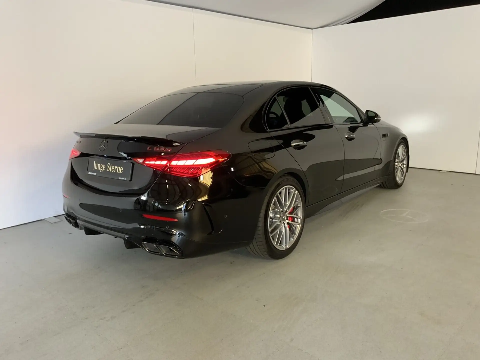 Mercedes-Benz C-Class C 63 S AMG 2024 검정 사진 5