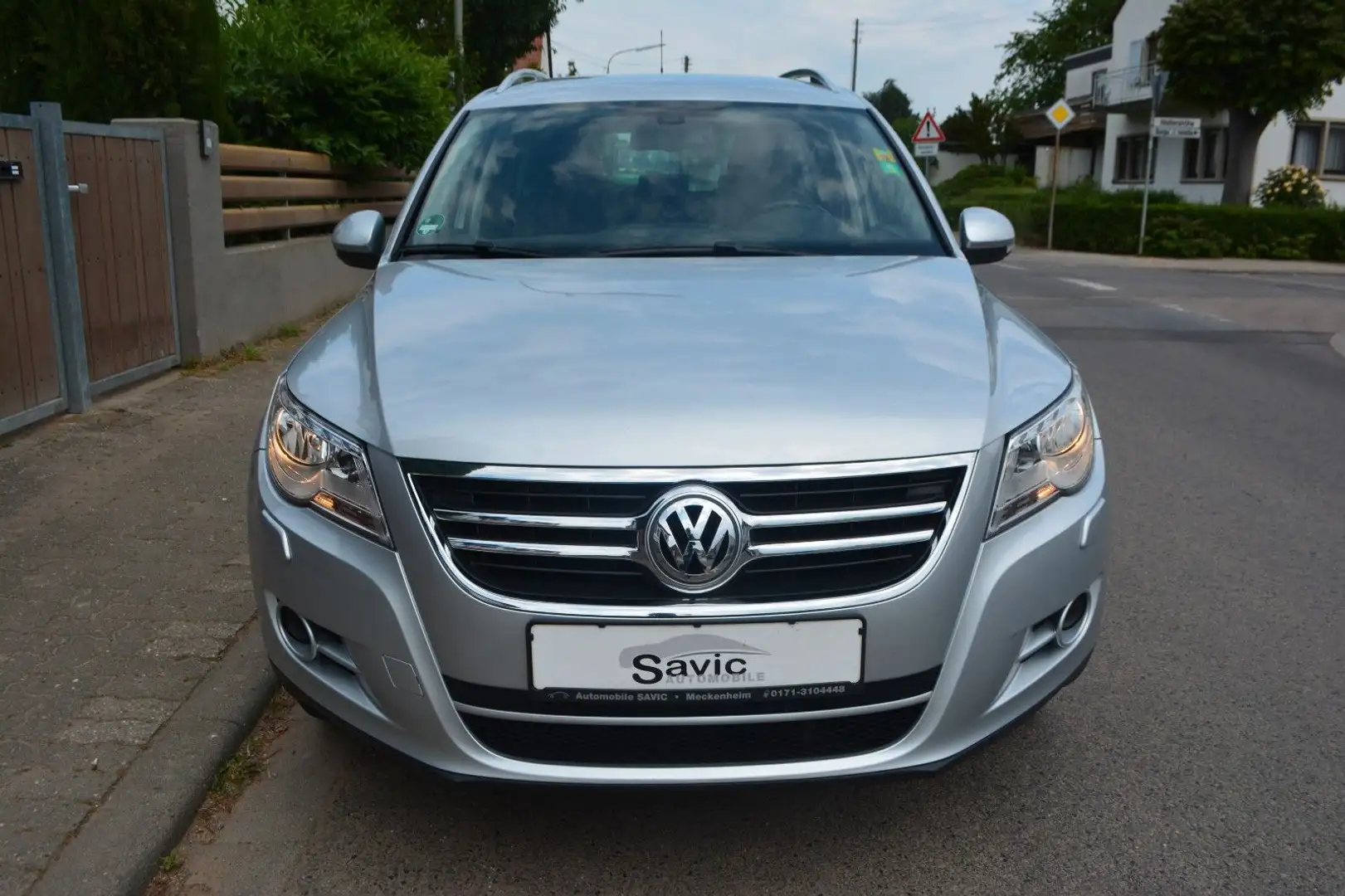 Volkswagen Tiguan 2.0 TSI DSG Sport & Style 4Motion Plateado - 2