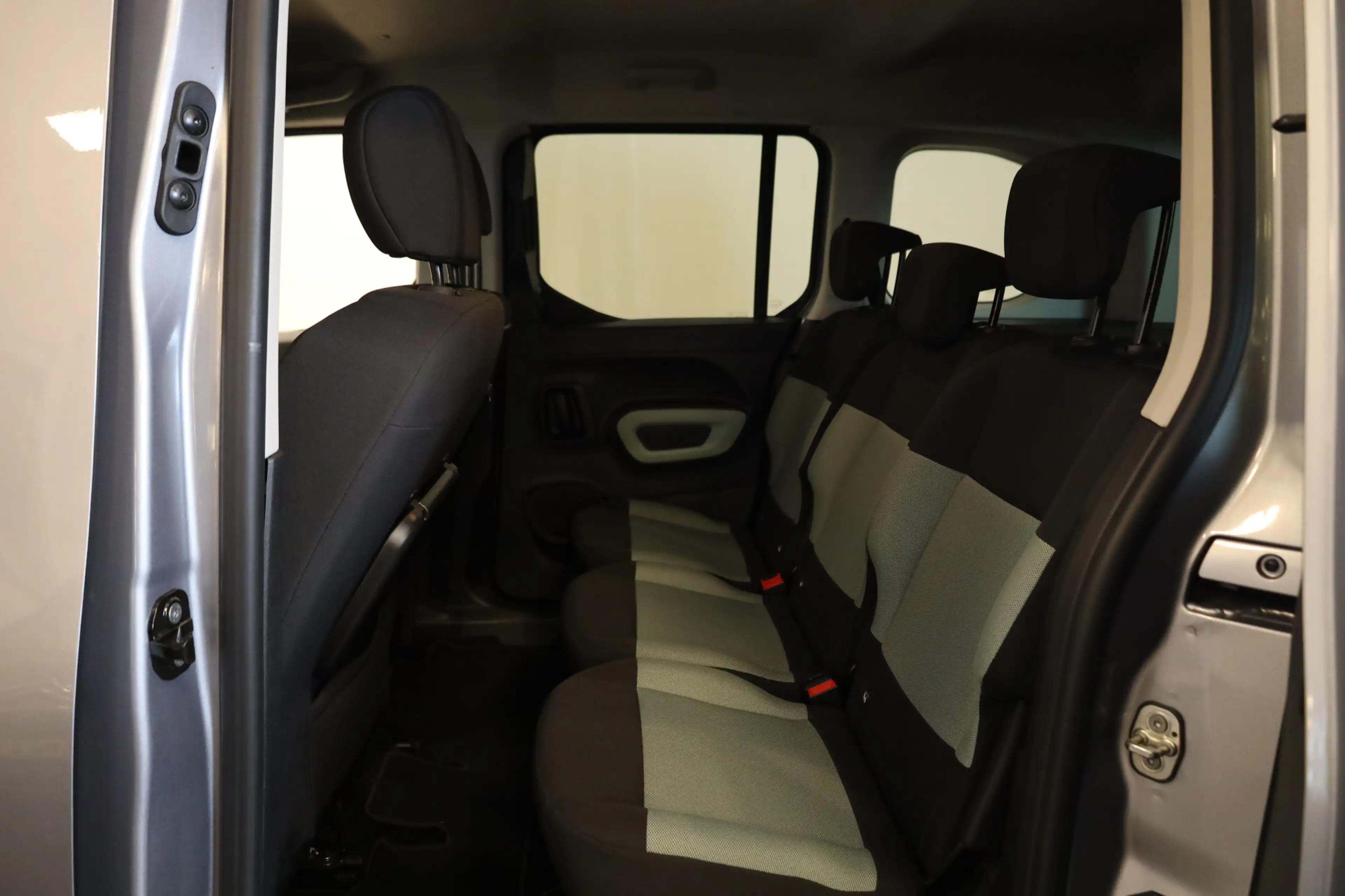 Citroen Berlingo PT 130 Shine Automaat-8 Trekhaak | Navi | Camera | — photo 13