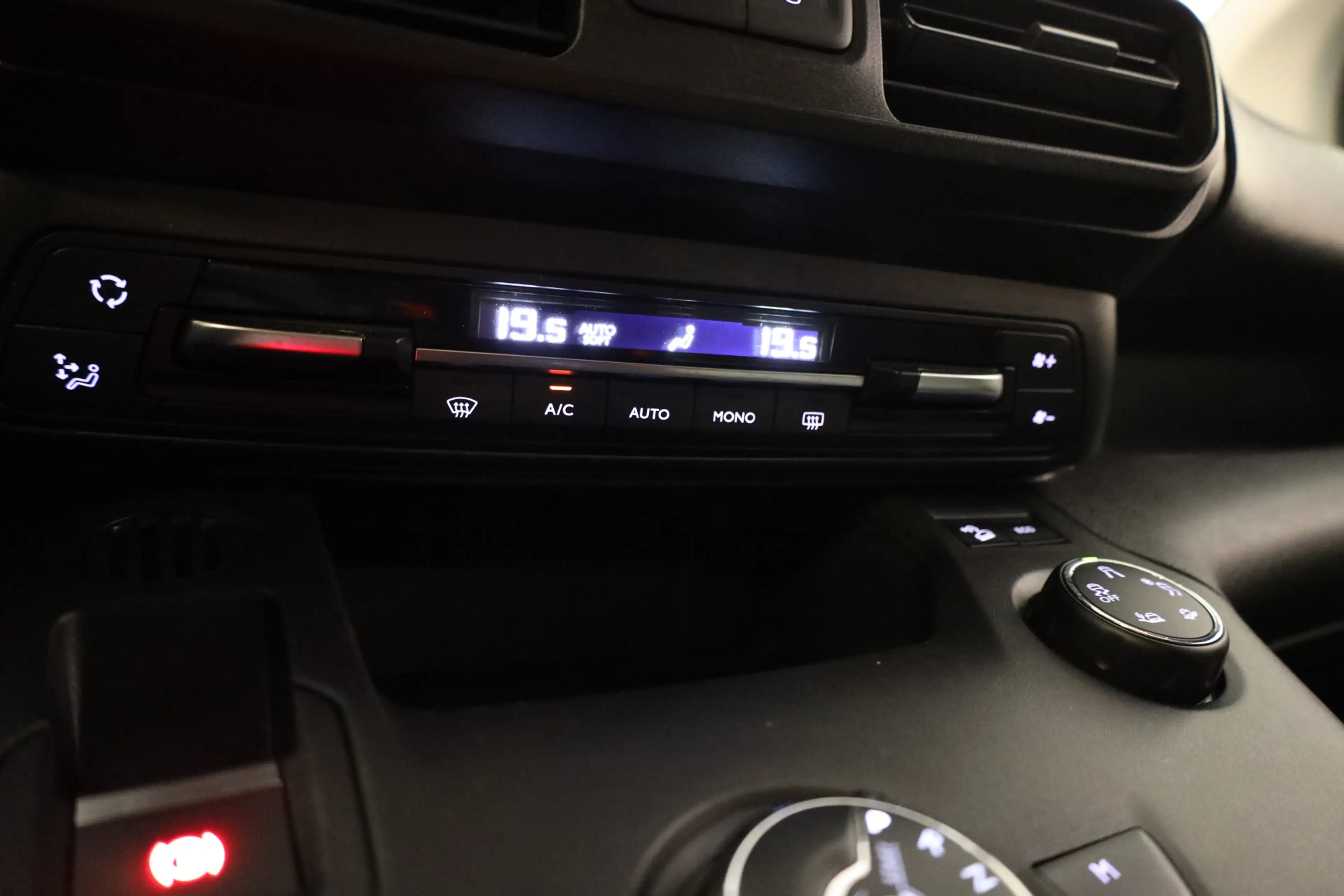 Citroen Berlingo PT 130 Shine Automaat-8 Trekhaak | Navi | Camera | — photo 24