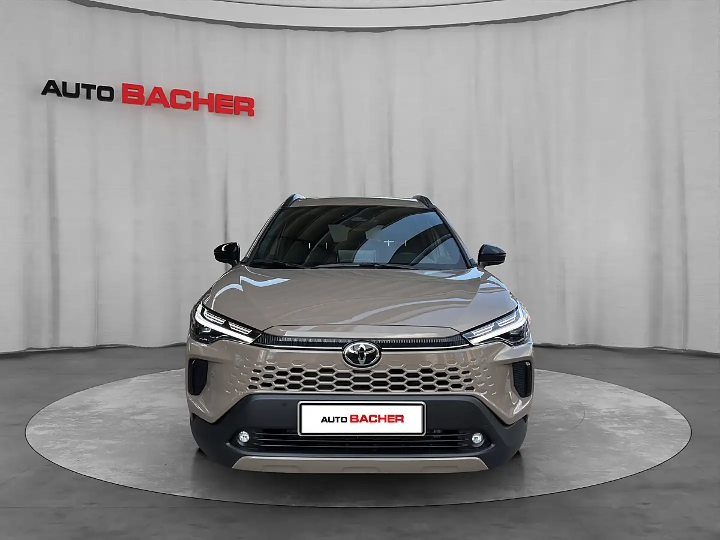 Toyota Corolla Cross 1,8 Hybrid Active Drive 2WD Braun - 2