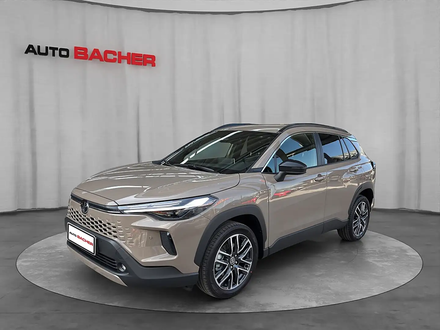 Toyota Corolla Cross 1,8 Hybrid Active Drive 2WD Braun - 1