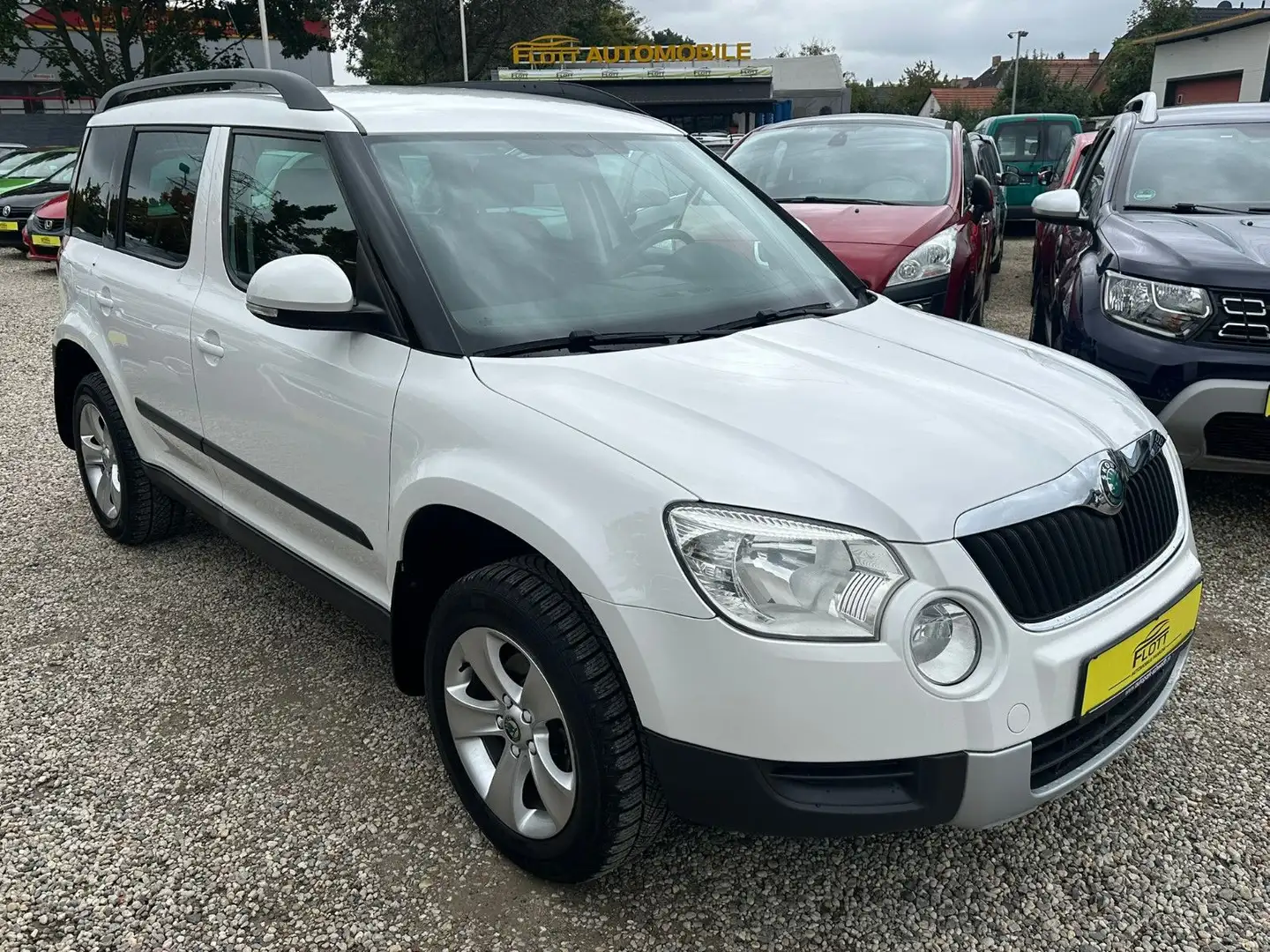 Skoda Yeti Ambition *Aut.*SitzH*MFL*PDC*ALLWR* TÜV Neu Weiß - 2