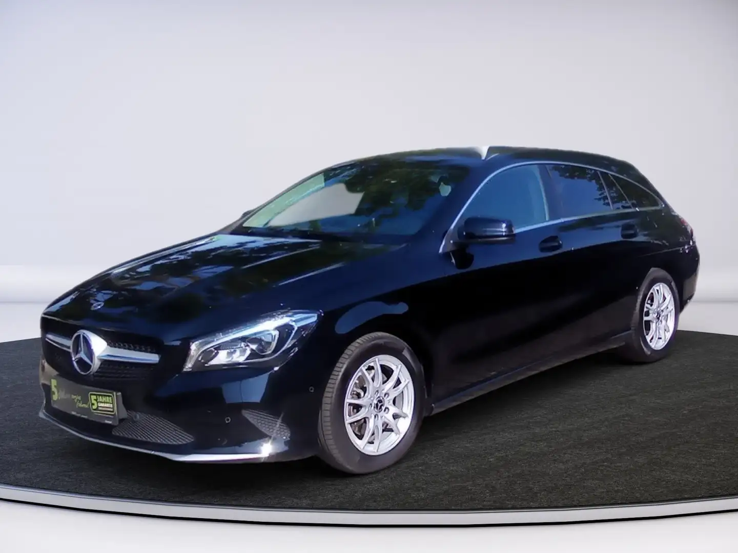 Mercedes-Benz CLA 200 d Shooting Brake Austria Edition Schwarz - 2