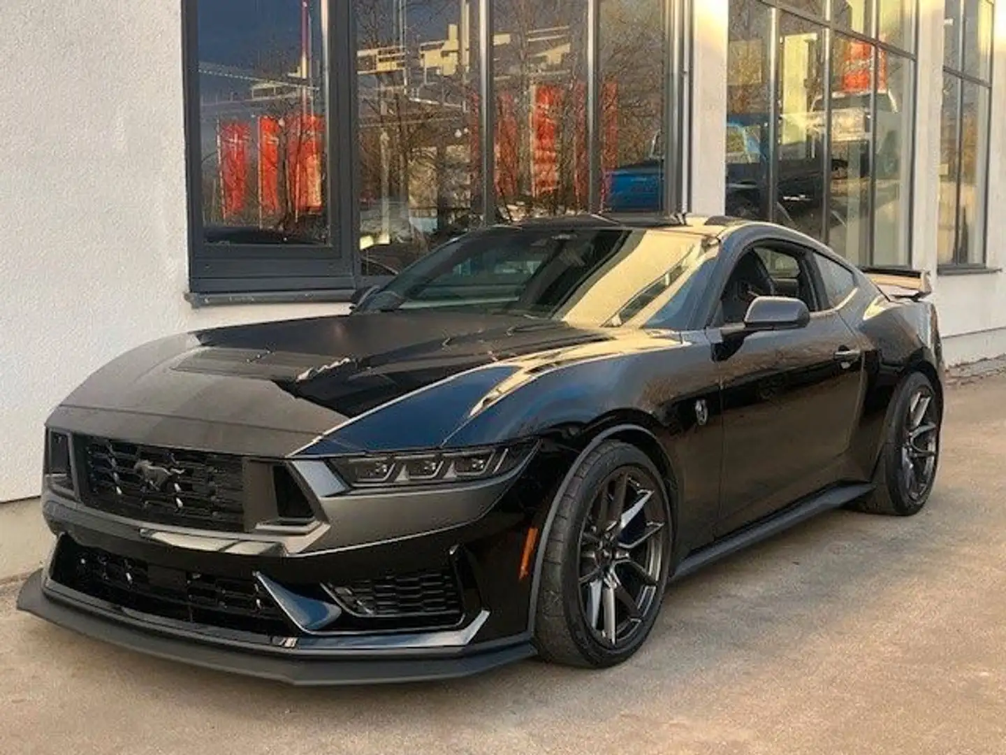 Ford Mustang Fastback Dark Horse V8 Schalter 4.99% Negro - 1