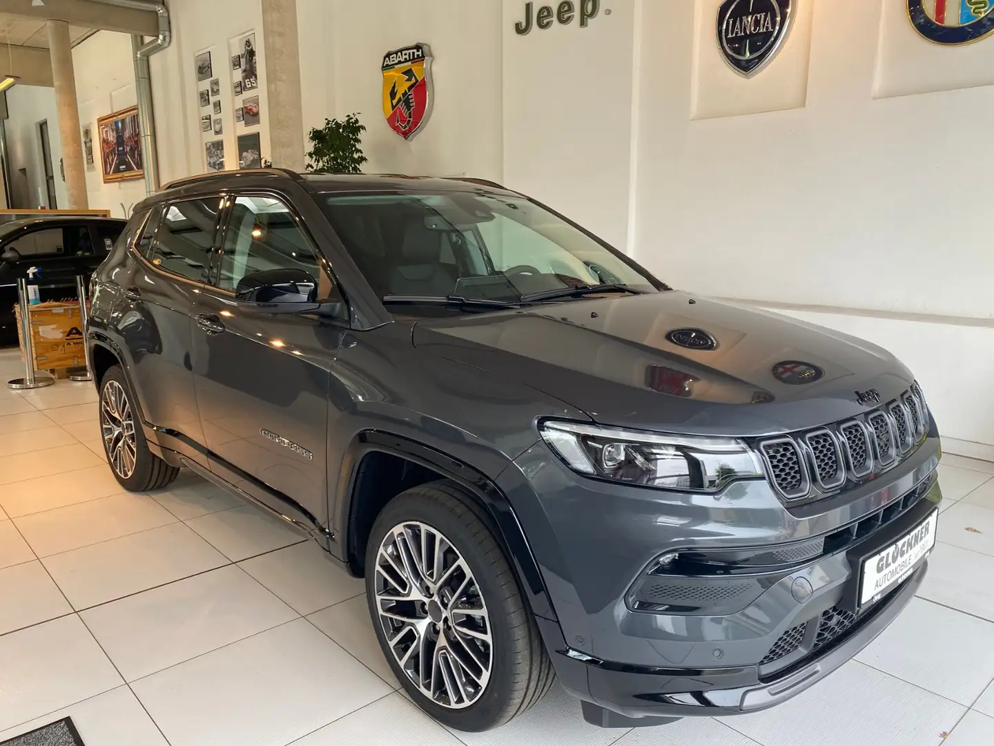 Jeep Compass Summit Grau - 2