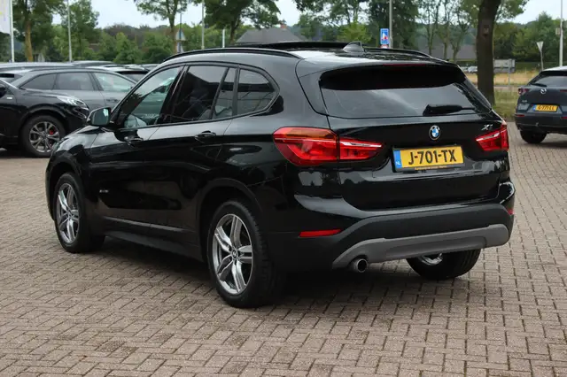 BMW X1 view 3