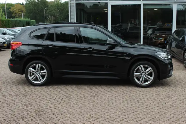 BMW X1 view 5