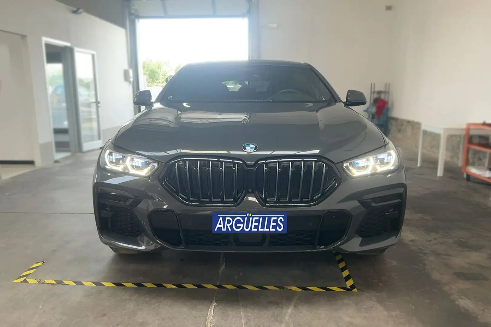 BMW X6 XDrive40i M Sport Mild Hybrid 333cv Gris - 2
