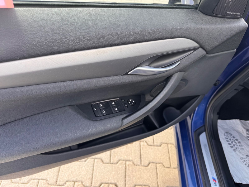 BMW X1 25 d xDrive M Sportpaket 18 Zoll PANORAMA — photo 15