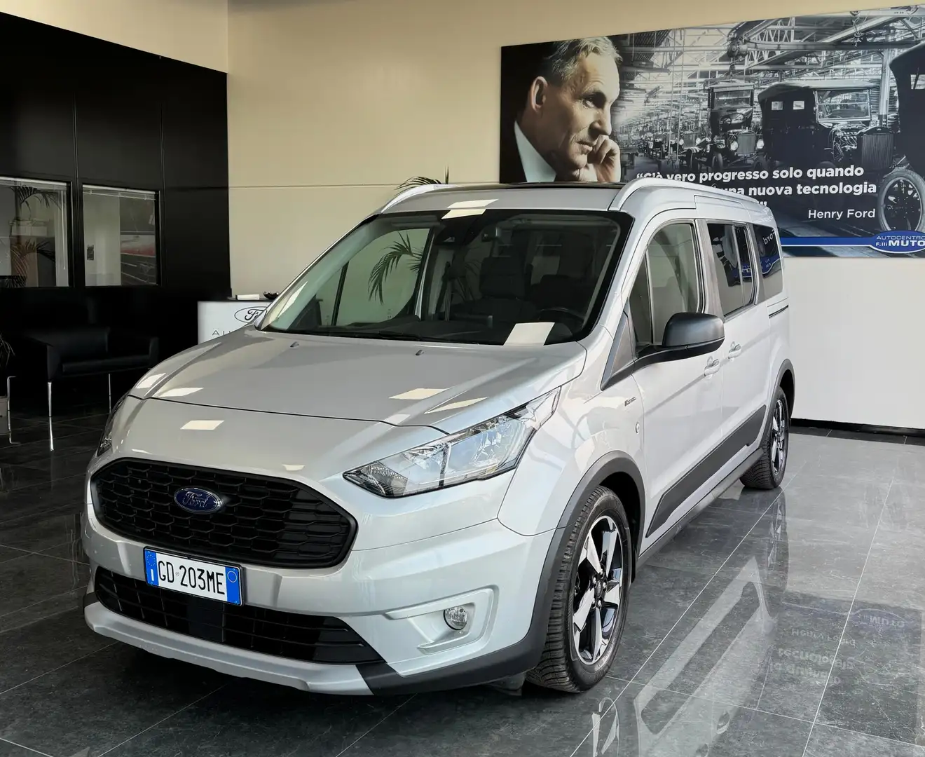 Ford Tourneo Connect Active 1.5 EcoBlue 120 CV Aut. 7 POSTI-TETTO PAN. Argento - 1