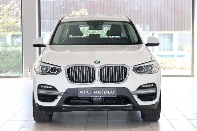 BMW X3 view 2