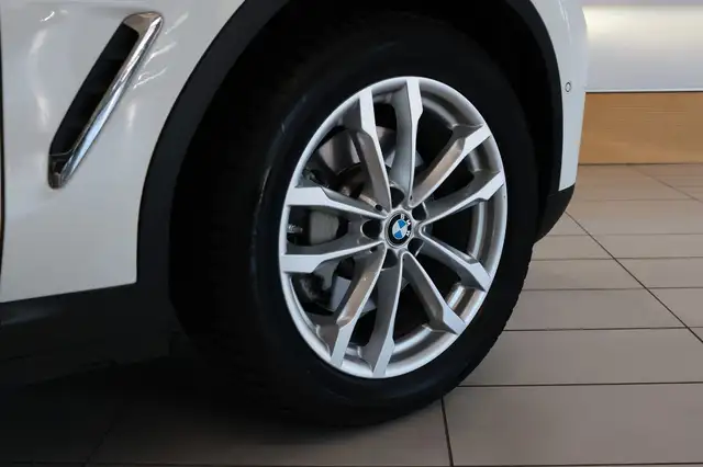 BMW X3 view 6