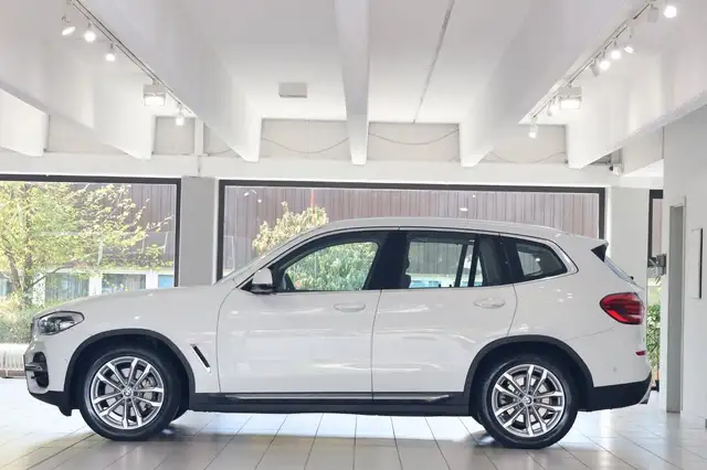 BMW X3 view 5