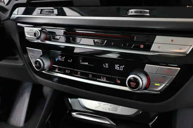 BMW X3 view 24