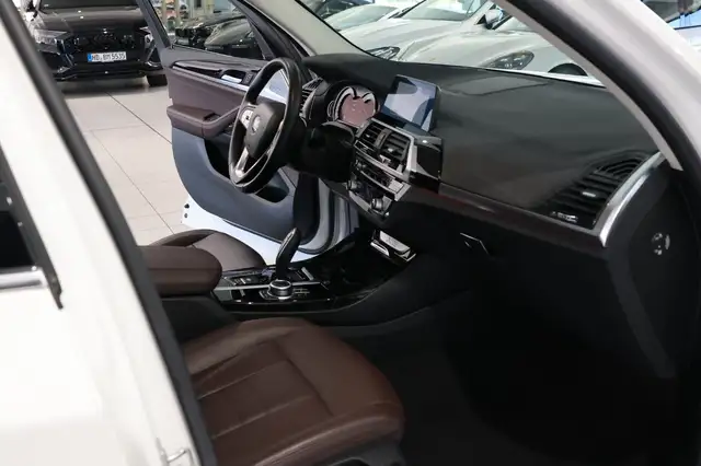 BMW X3 view 23
