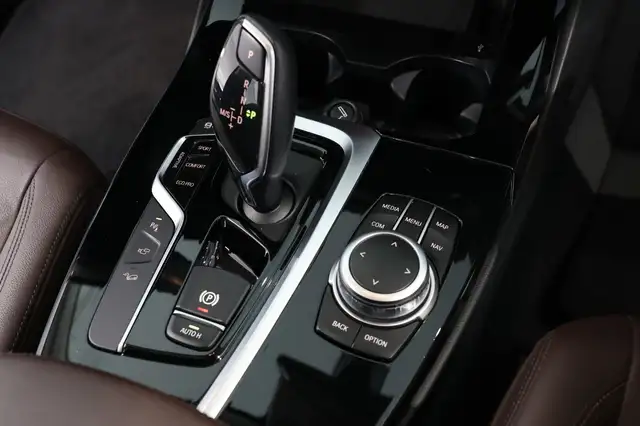 BMW X3 view 25
