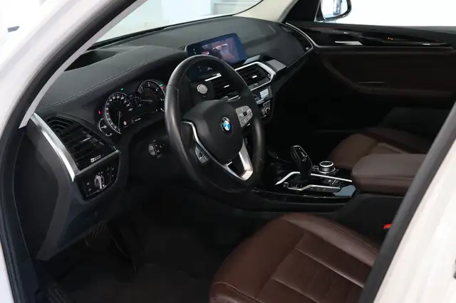 BMW X3 view 11