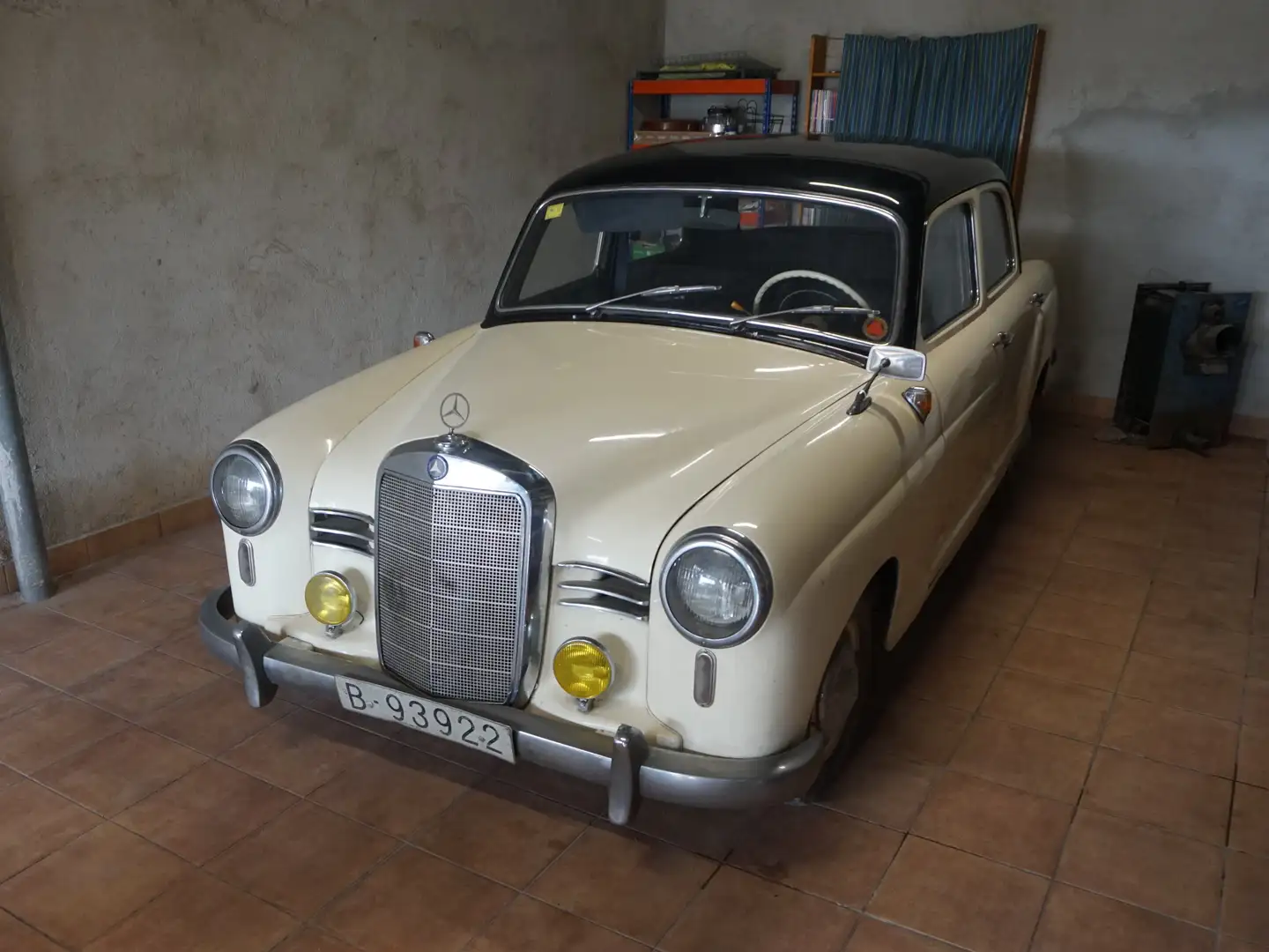 Mercedes-Benz 180 manual gasoline Bianco - 1