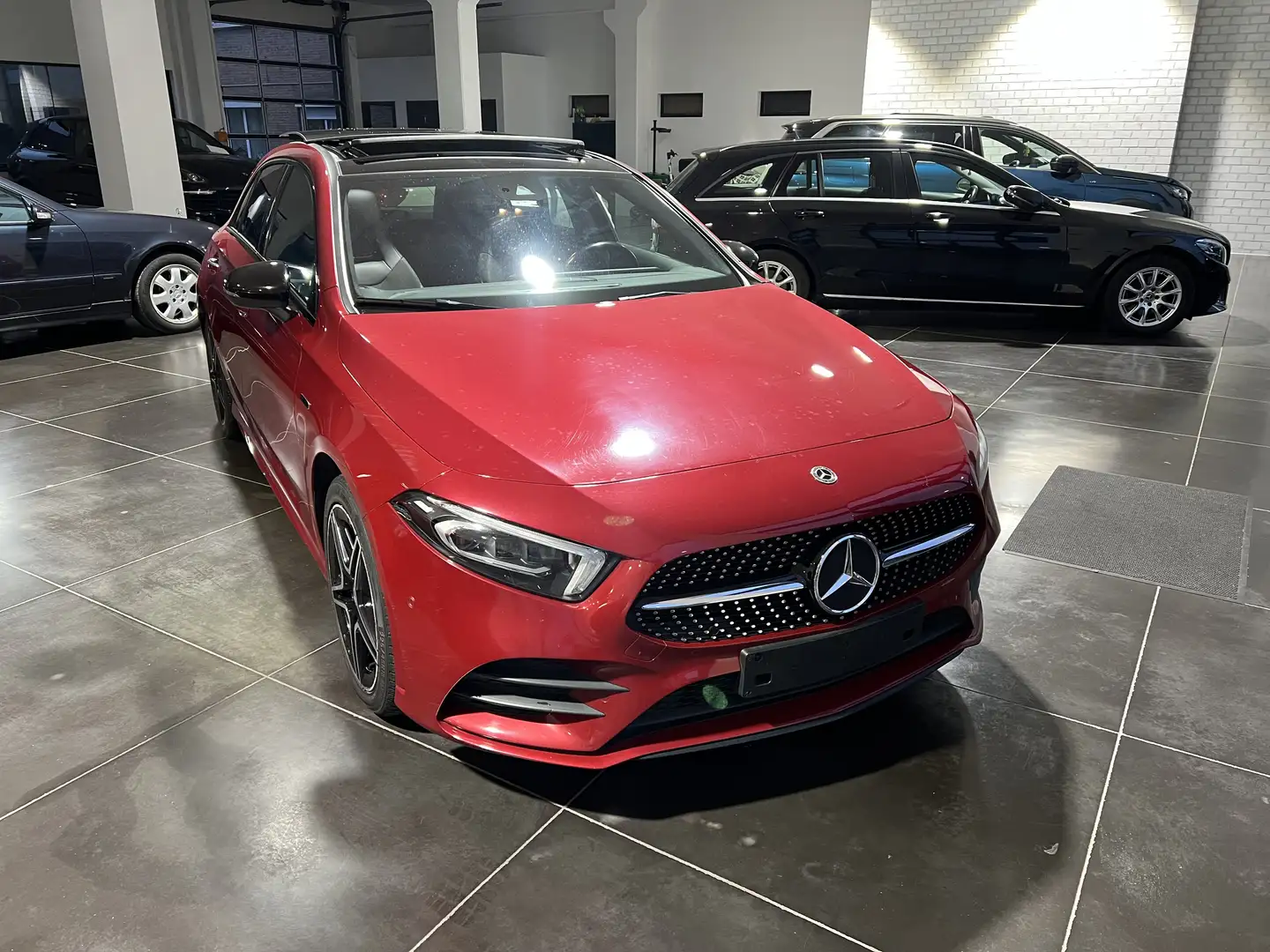 Mercedes-Benz A 250 A 250 e 8G-DCT Advanced AMG Line pano leder navi Rouge - 2