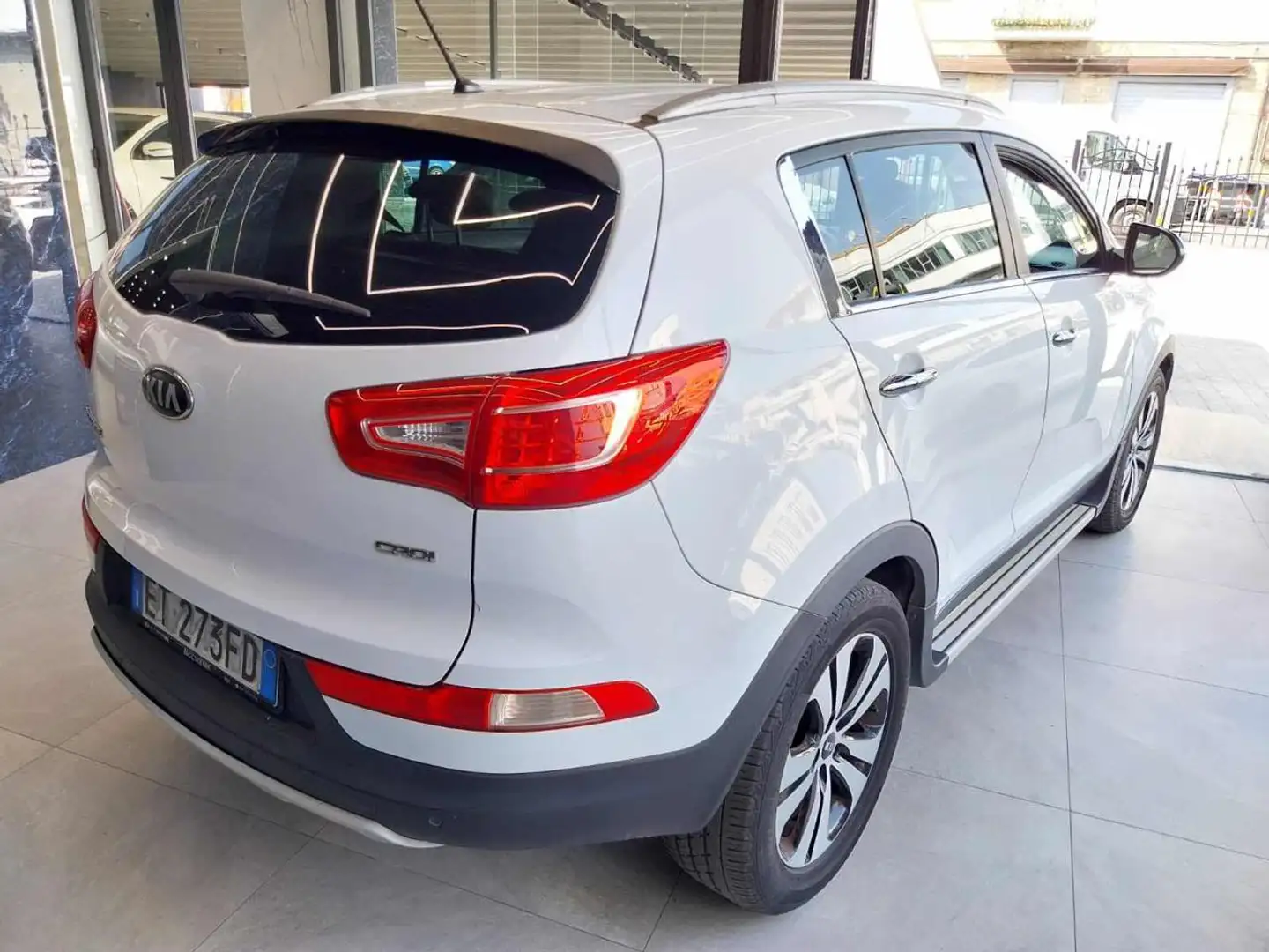 Kia Sportage 1.7 CRDI VGT (Garanzia 12 Mesi) Bianco - 2