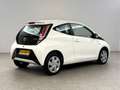 Toyota Aygo 1.0 VVT-i x-play | Airco | Camera | Cruise | LED | Blanc - thumbnail 2