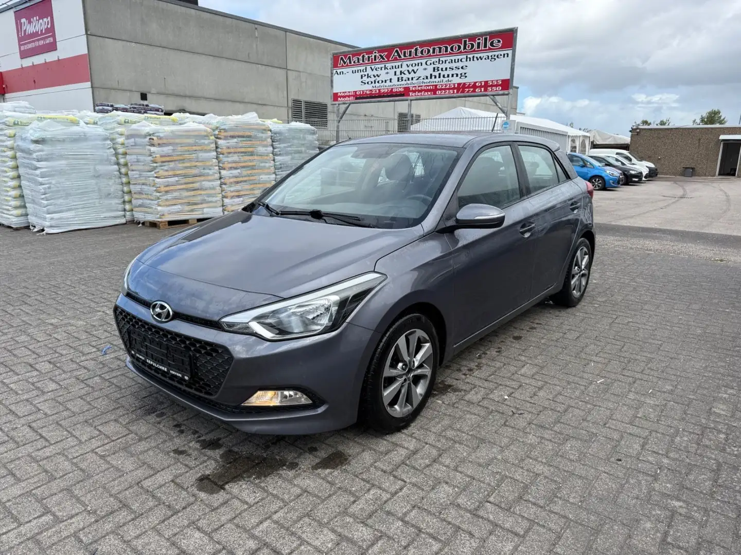 Hyundai i20 Basis,Klima,Navi,Kamera,Euro6 Grau - 1