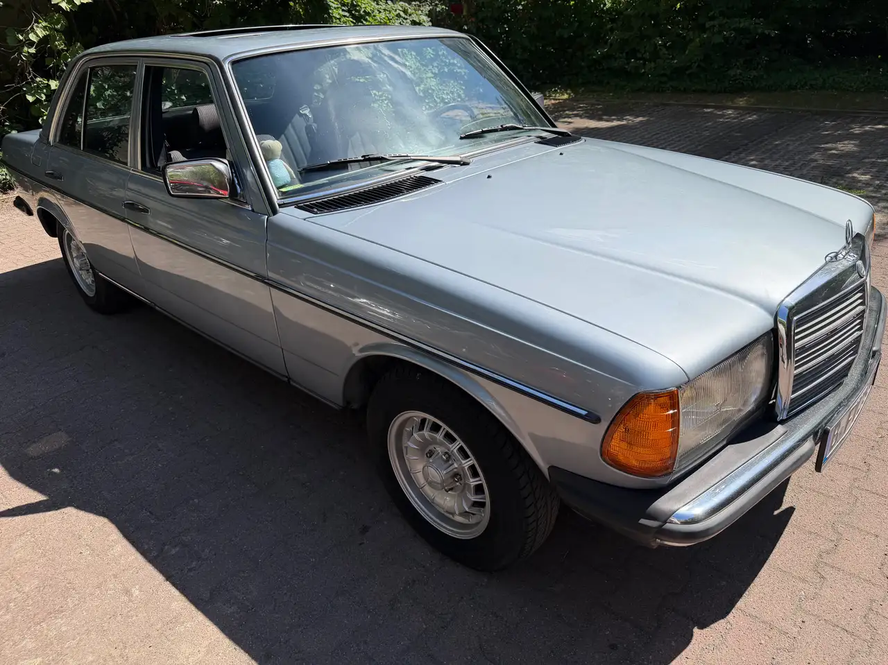 Mercedes-Benz 230 W123 Benziner Automatik, foto 3