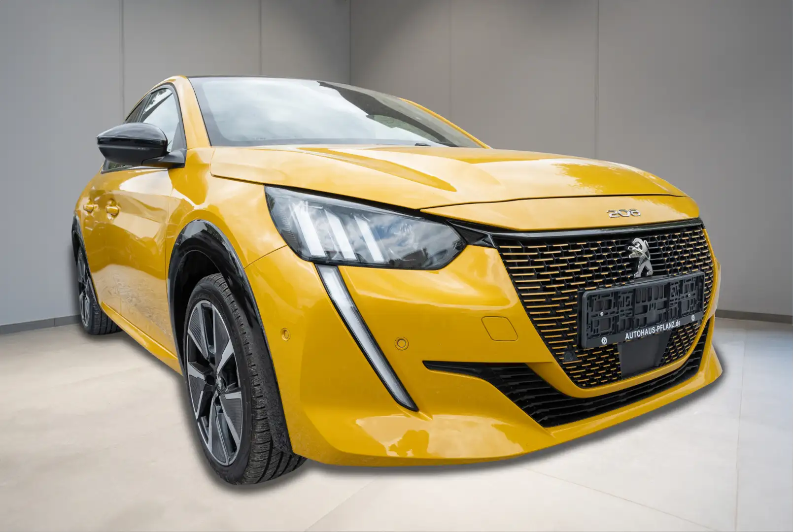 Peugeot 208 GT ELEKTROMOTOR 136 *NAVI*DAB* Jaune - 2