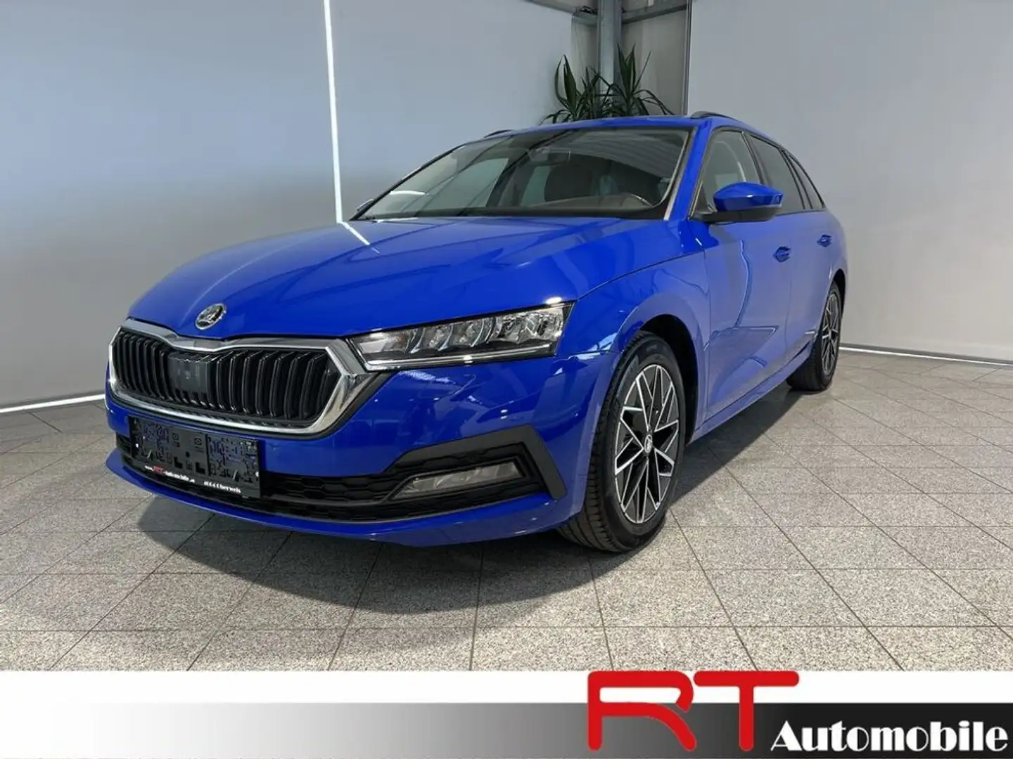 Skoda Octavia 2.0 TDI Ambition Blau - 1