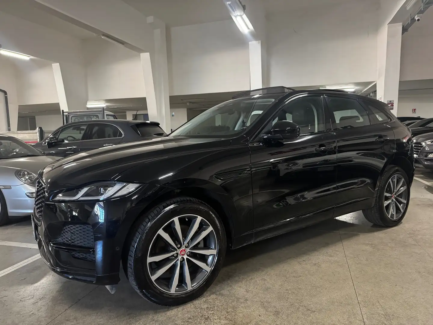 Jaguar F-Pace F-Pace 2.0d i4 MHEV R-Dynamic#TETTO#204cv#AWD Nero - 2