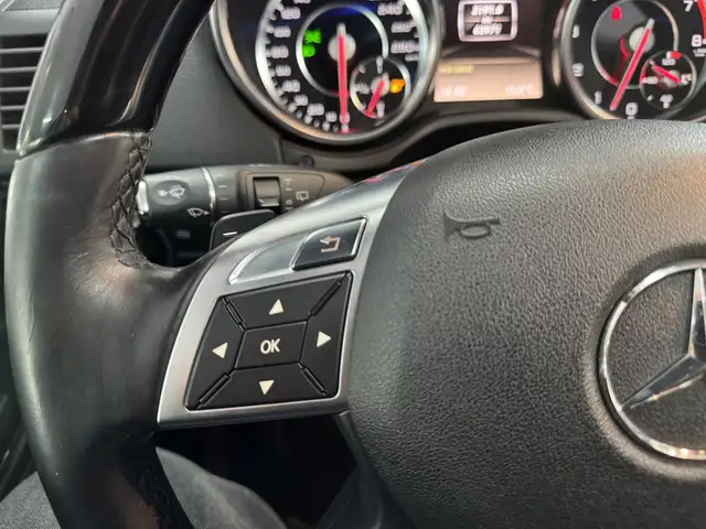 Mercedes-Benz G-Class view 9