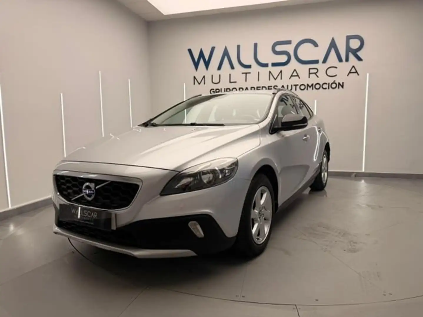 Volvo V40 D3 Momentum 150 Plateado - 2