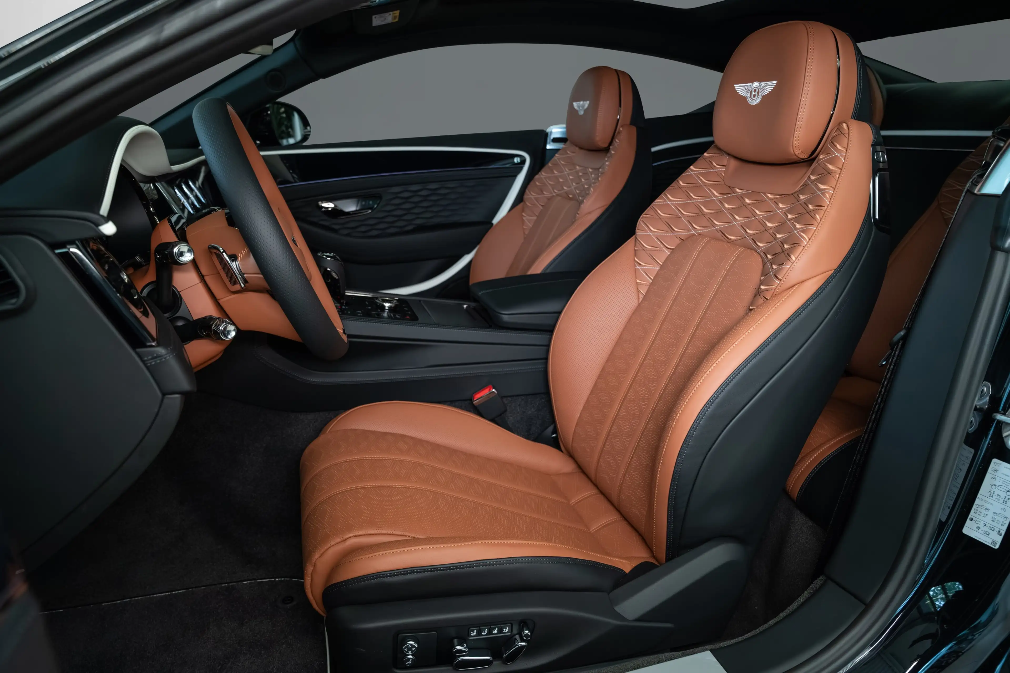 Bentley Continental GT Mulliner  *Pinstripe* — photo 15