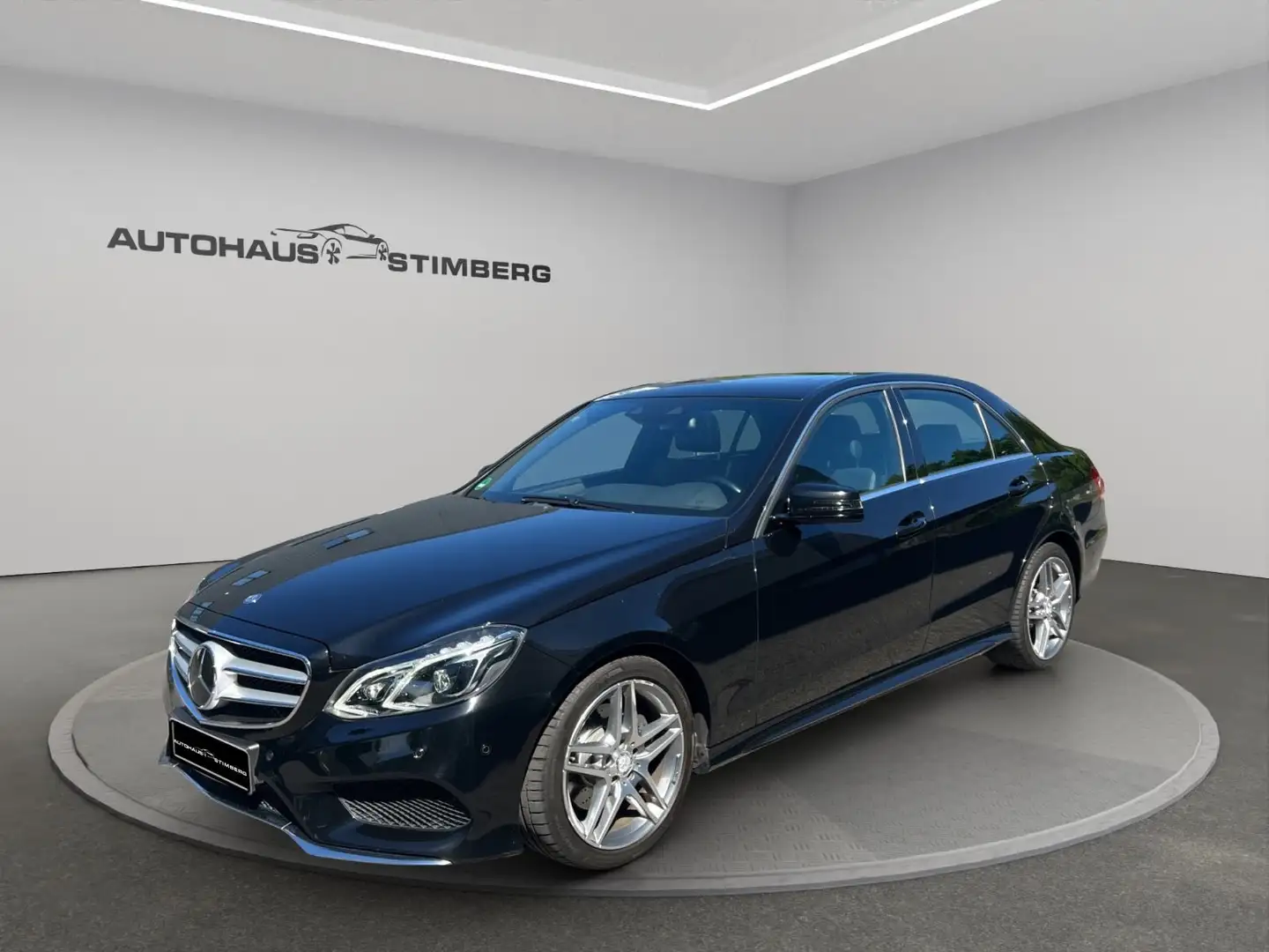 Mercedes-Benz E 250 CGI BlueEfficiency AMG-Line*AHK*NAVI*PDC* Noir - 1